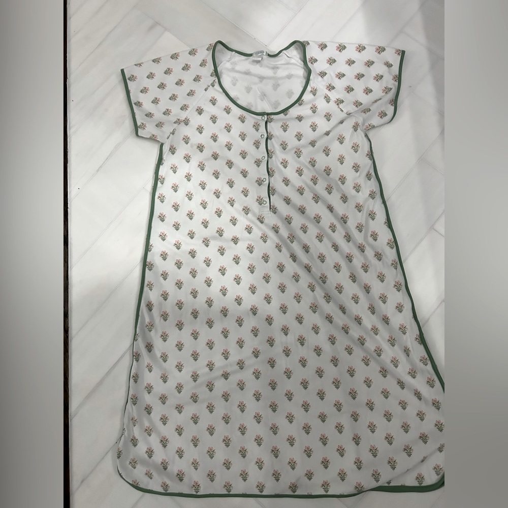 LAKE 100% Pima cotton maternity nightgown. Mat size M. Pink and greet fleur.